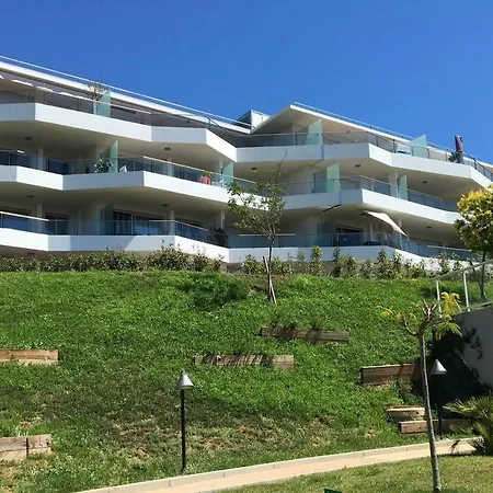 Luxury Flat Panoramic View - Swimming Pool - Parking - Terrace Apartment *